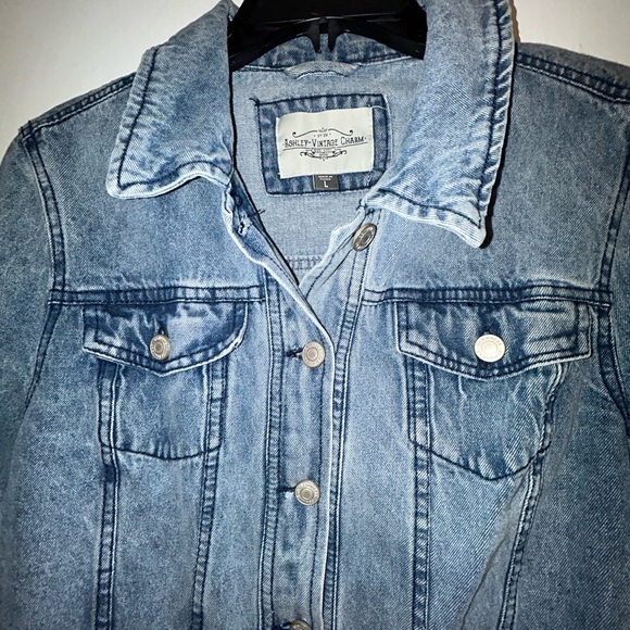 Very Trendy Ashley Vintage Charm Denim Jacket W/2 Layers of Ruffles at Hem, Sz L - Picture 2 of 7